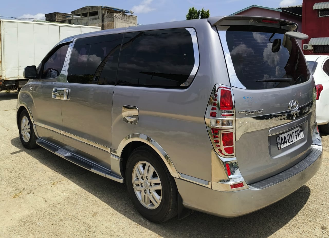 VAN HYUNDAI H-1 — photo 2